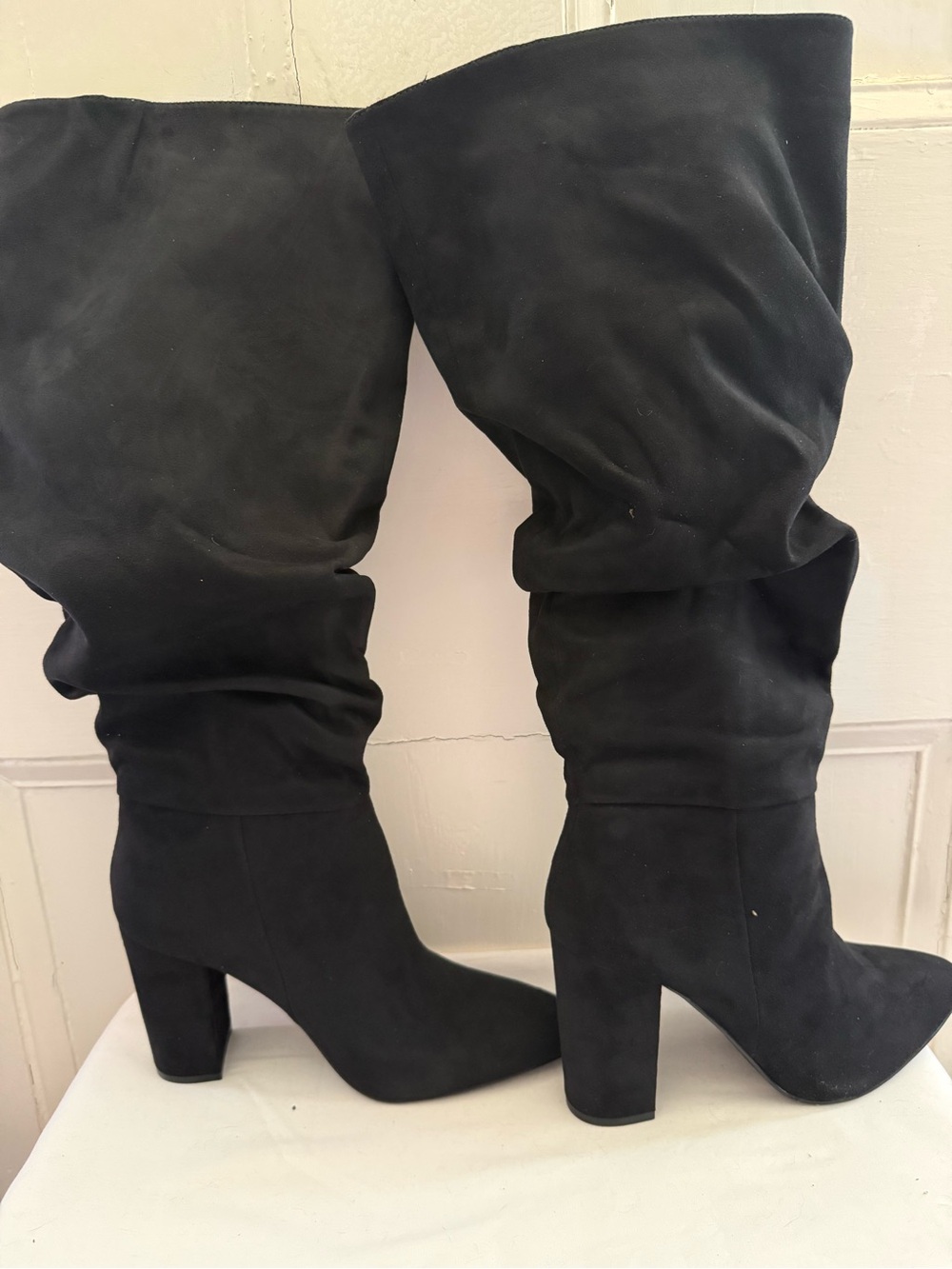 Women’s Black Slouchy Knee-High Heeled Boots